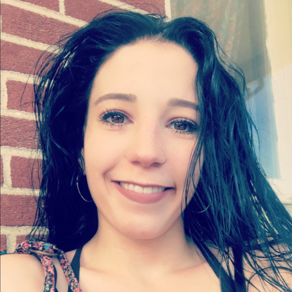 Meet your Posher, Lena